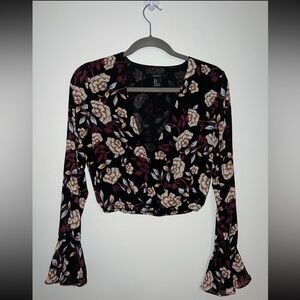 Forever‎ 21 bell sleeved top